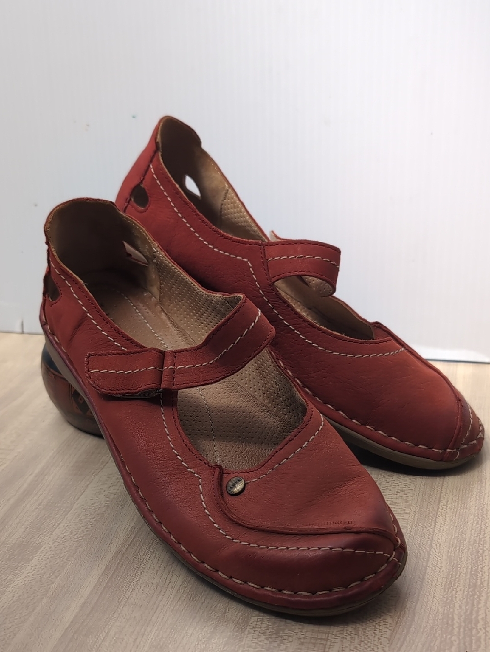 Lasocki Women’s Red Leather Mary Jane Flats with Strap Size EU 39 US 8.5